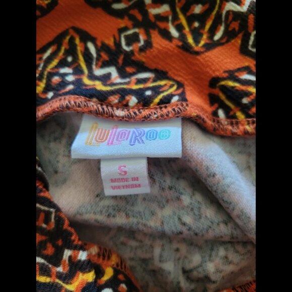 Womens size small LuLaRoe Cassie skirt. New with tags - Picture 3 of 4